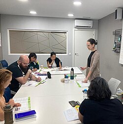 Spanisch Sprachschüler Jaleo Madrid im Klassenraum